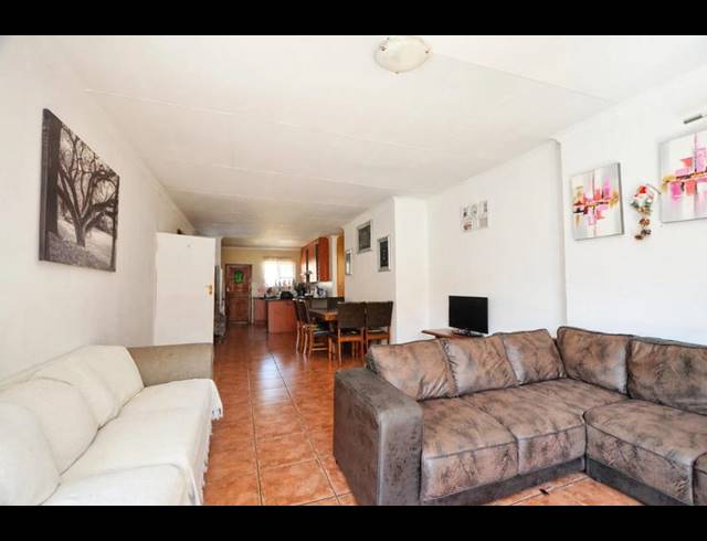 2 BEDROOM HOUSE FOR SALE IN EQUESTRIA